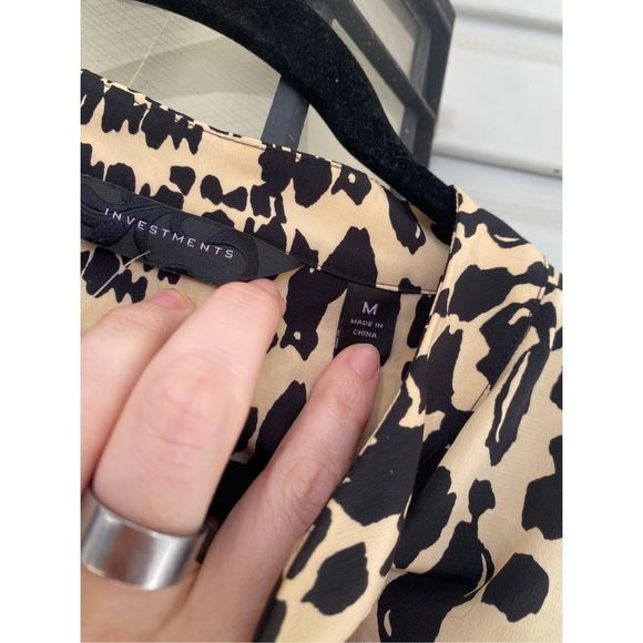 Investments Leopard Animal Print Button Down High-Low Blouse, Size Medium - Picture 6 of 9